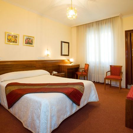 Hotel Castilla Gijon Luaran gambar
